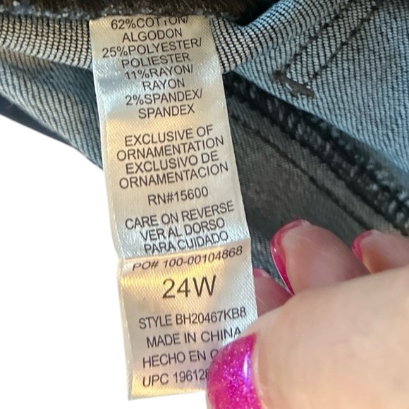 Democracy “Ab” Solution Straight Slim Jeans 24W Blue Distressed Raw Hem Cropped. - Picture 7 of 11